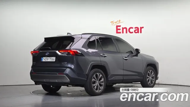 Toyota RAV4 — Фото автомобиля 2
