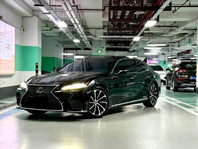 Lexus LS — Фото автомобиля 8