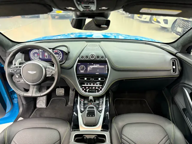 Aston Martin DBX — Фото автомобиля 10