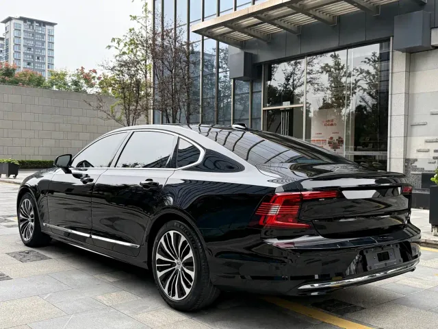 Volvo S90 — Фото автомобиля 6