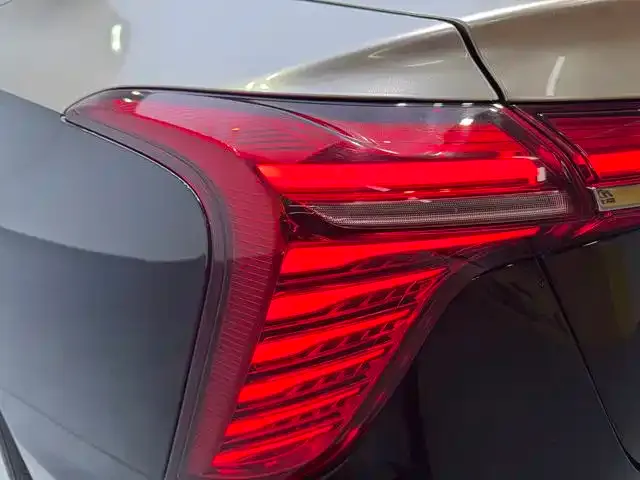 Hongqi H5 — Фото автомобиля 15