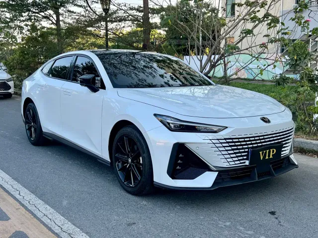 Changan UNI-V — Фото автомобиля 3