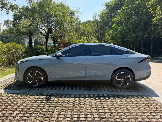 Geely Galaxy L6 — Фото автомобиля 14