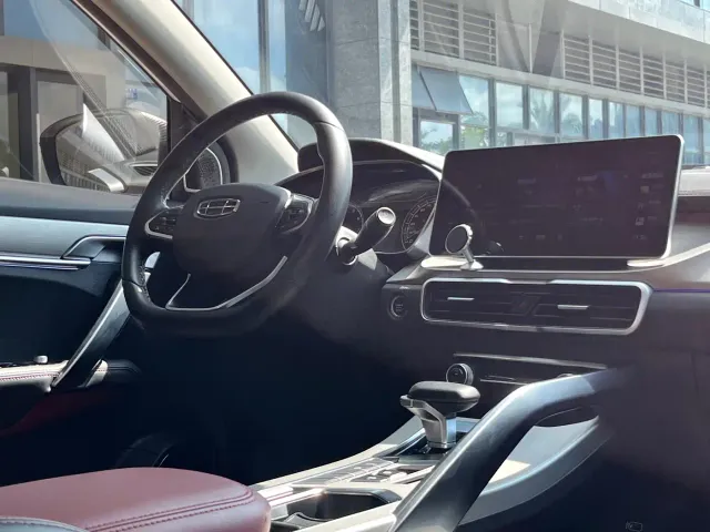 Geely Binyue — Фото автомобиля 12