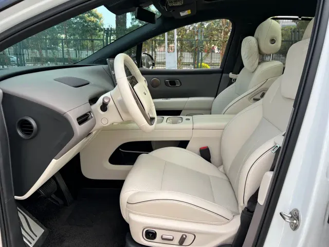 Li Auto i6 — Фото автомобиля 7