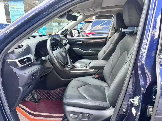 Toyota Highlander — Фото автомобиля 3
