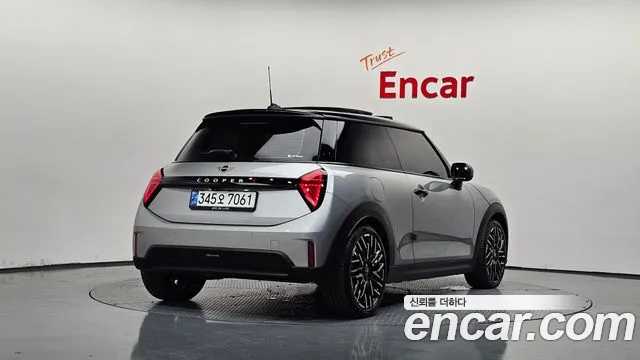 Mini Cooper — Фото автомобиля 2