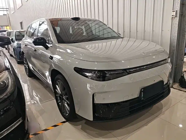 Leapmotor C10 — Фото автомобиля 3