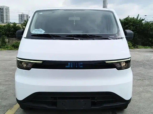 JMC E-Fushun — Фото автомобиля 2