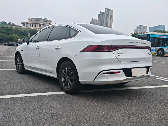 BYD Qin PLUS — Фото автомобиля 10