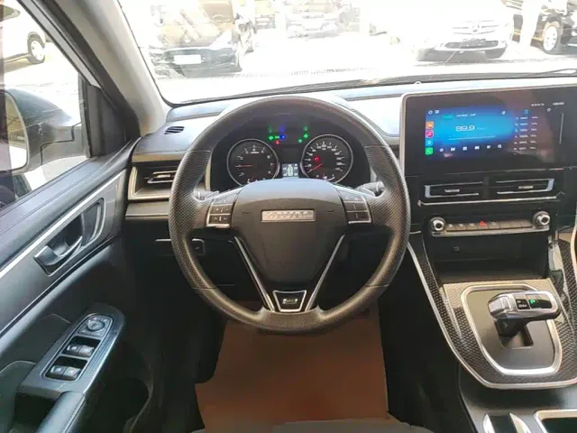 Haval M6 — Фото автомобиля 10