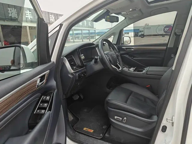GAC Trumpchi M8 — Фото автомобиля 9