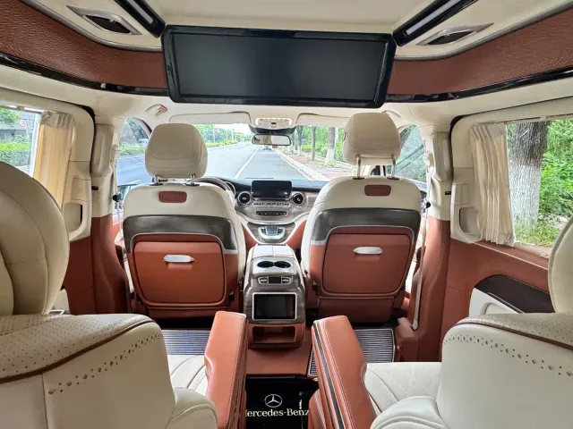 Mercedes-Benz V-Class — Фото автомобиля 10