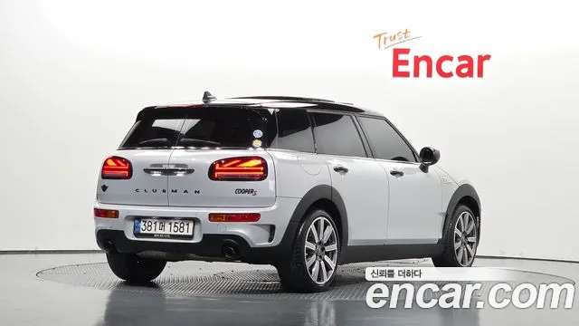 Фотография автомобиля — MINI Clubman