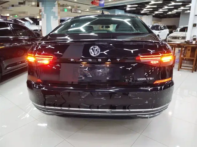 Volkswagen Passat — Фото автомобиля 3