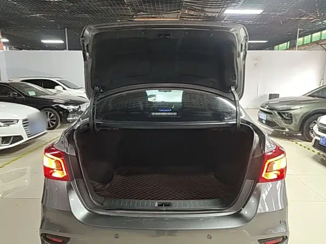 Nissan Sylphy — Фото автомобиля 18