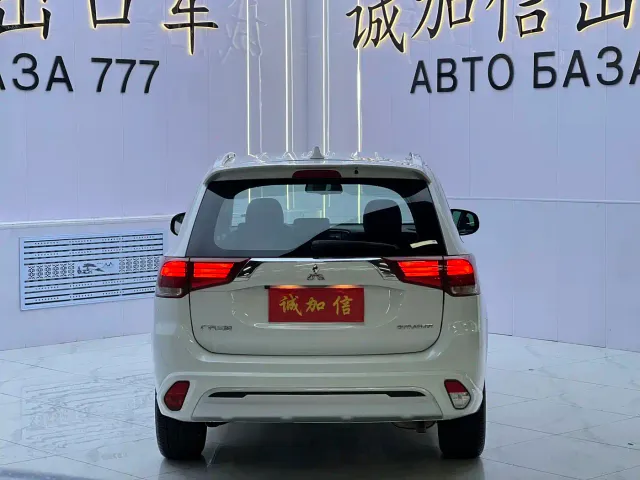 Mitsubishi Outlander — Фото автомобиля 5