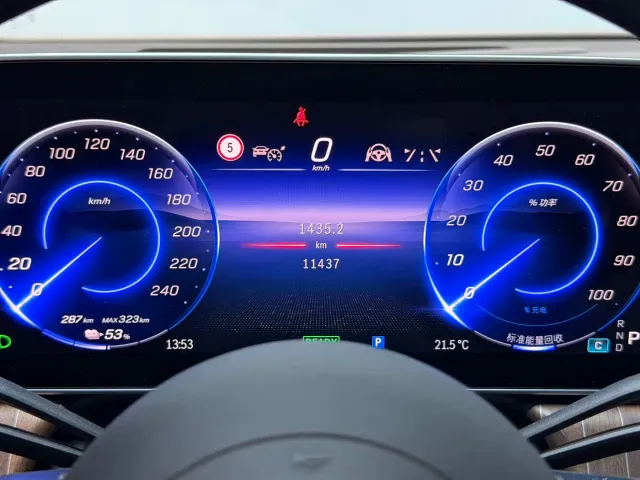 Mercedes-Benz EQE SUV — Фото автомобиля 10