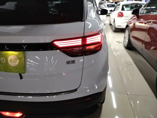 Geely Binyue — Фото автомобиля 7