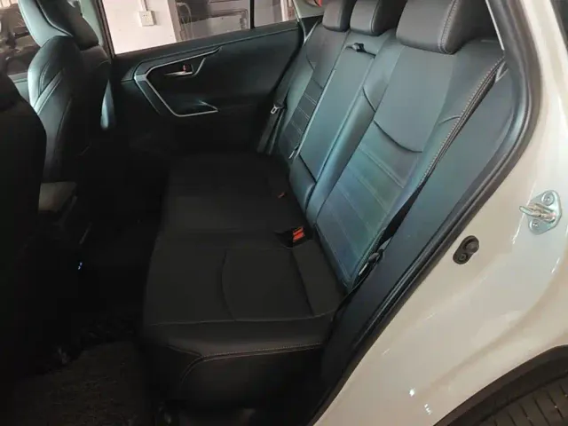Toyota Wildlander — Фото автомобиля 16