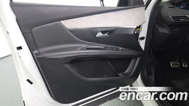 Peugeot 3008 2nd Gen — Фото автомобиля 24