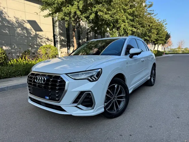 Фотография автомобиля — Audi Q3