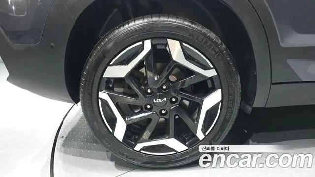 Kia Seltos Бензин 1.6 турбо 2WD — Фото автомобиля 5