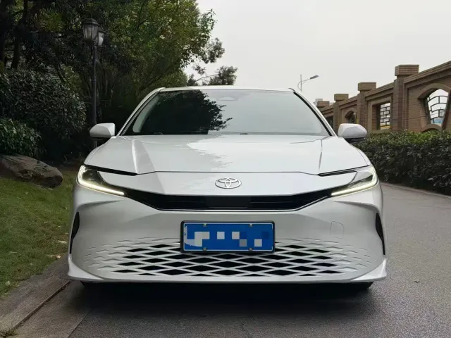Фотография автомобиля — Toyota Camry