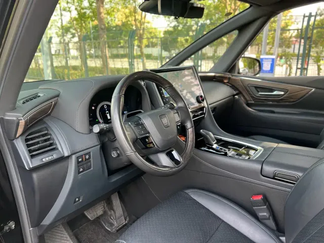Toyota Vellfire — Фото автомобиля 9