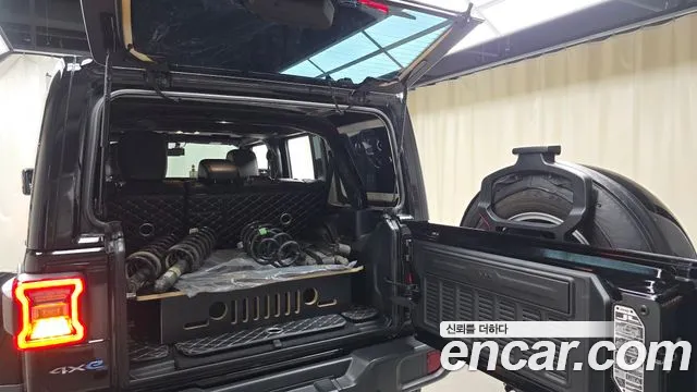 Jeep Wrangler JL — Фото автомобиля 14