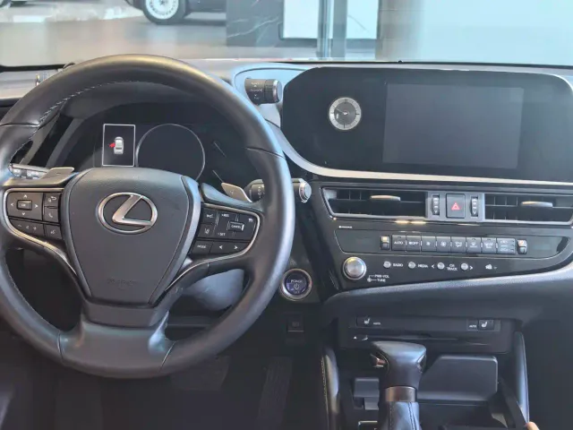 Lexus ES — Фото автомобиля 11