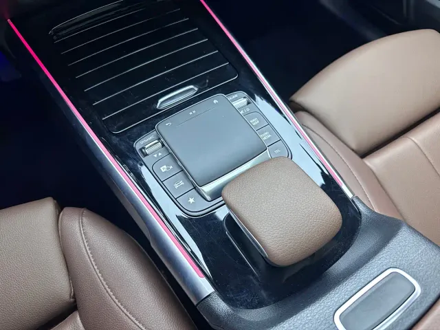 Mercedes-Benz GLB-Class — Фото автомобиля 16