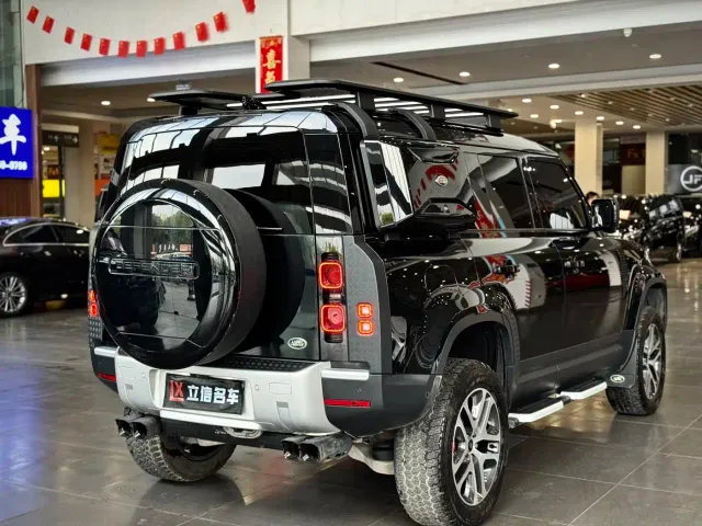 Land Rover Defender — Фото автомобиля 4