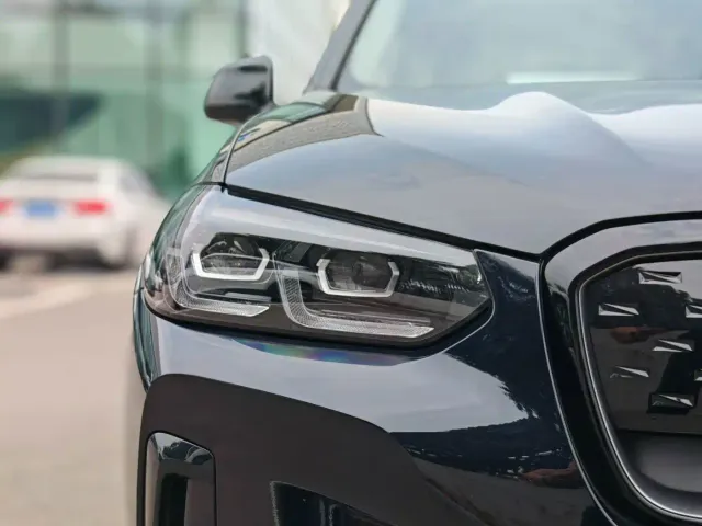 BMW iX3 — Фото автомобиля 7