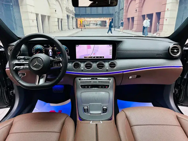 Mercedes-Benz E-Class — Фото автомобиля 21