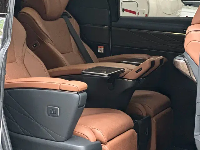Toyota Alphard — Фото автомобиля 13