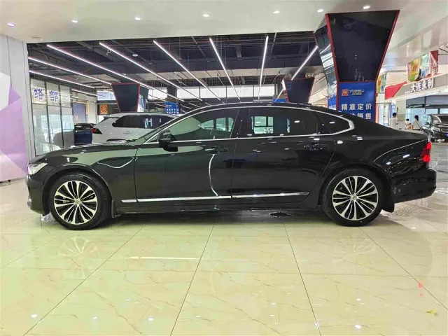Volvo S90 — Фото автомобиля 7