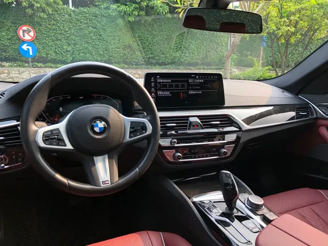 BMW 5 Series — Фото автомобиля 16