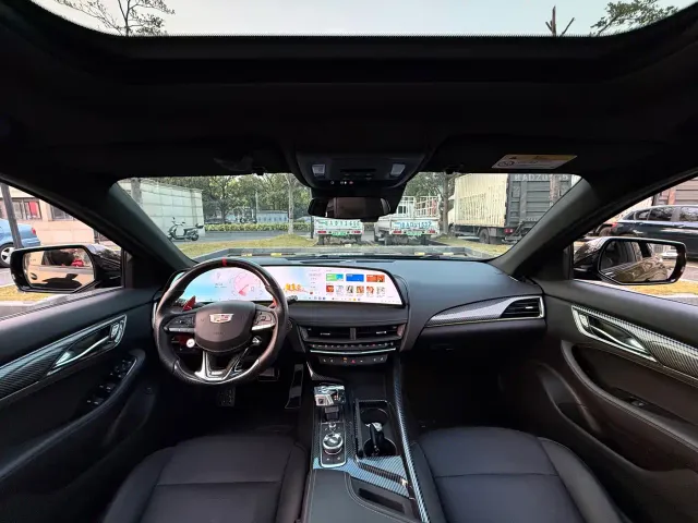 Cadillac CT5 — Фото автомобиля 12