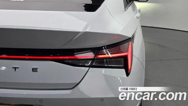 Hyundai Avante CN7 — Фото автомобиля 8