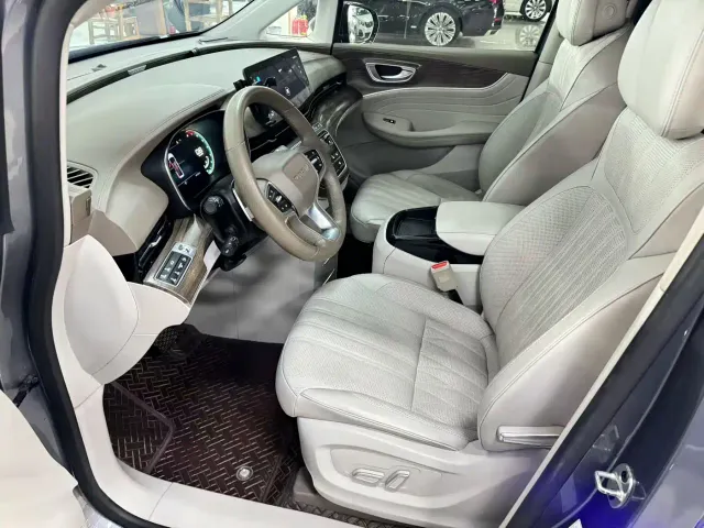 Roewe iMAX8 — Фото автомобиля 8
