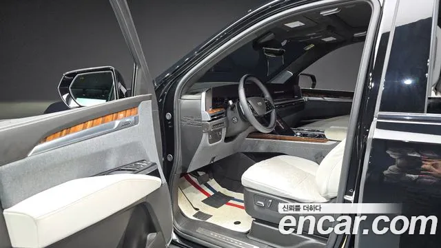 Cadillac Escalade 5th Gen — Фото автомобиля 2