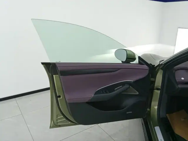 Xiaomi SU7 — Фото автомобиля 7