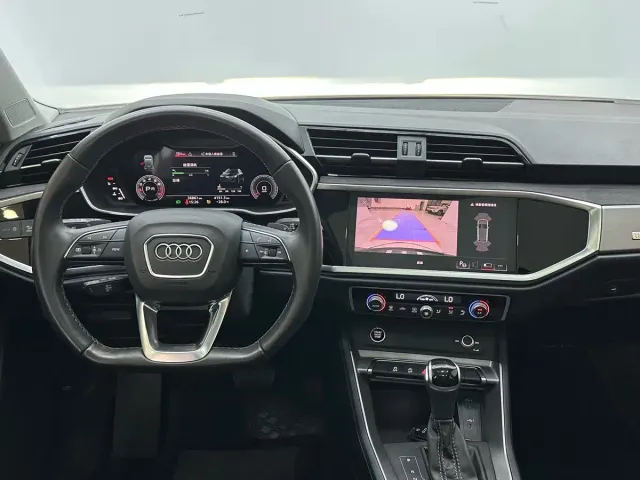 Audi Q3 — Фото автомобиля 10