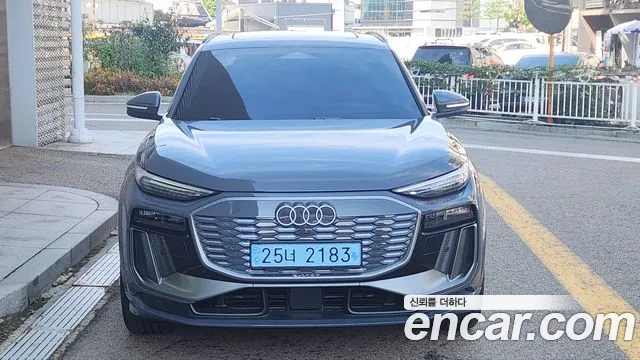 Audi Q6 e-tron — Фото автомобиля 2