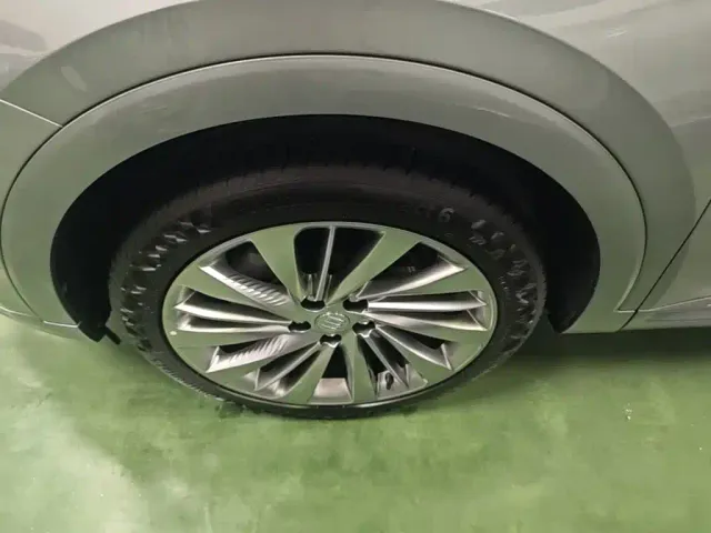 Buick Envision Plus — Фото автомобиля 22