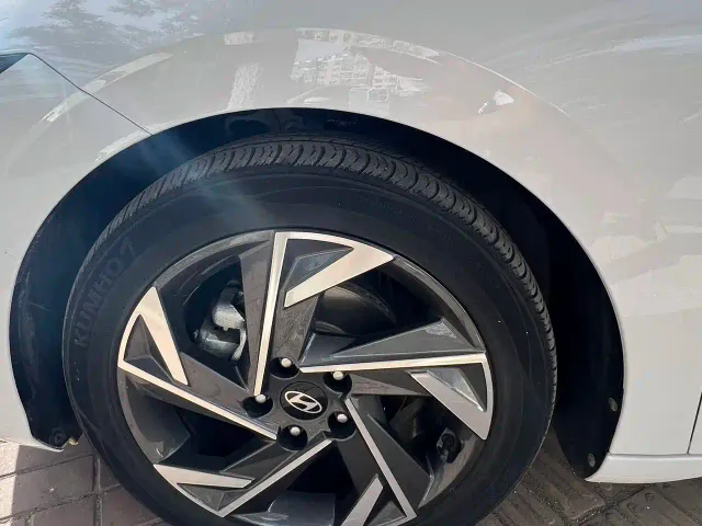 Hyundai Elantra — Фото автомобиля 15