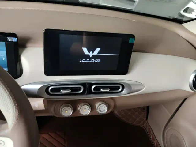Wuling Hongguang Mini EV — Фото автомобиля 13