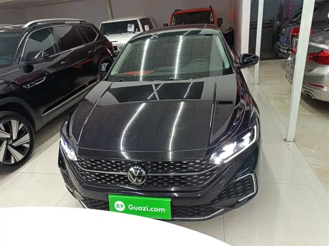 Volkswagen Passat — Фото автомобиля 2
