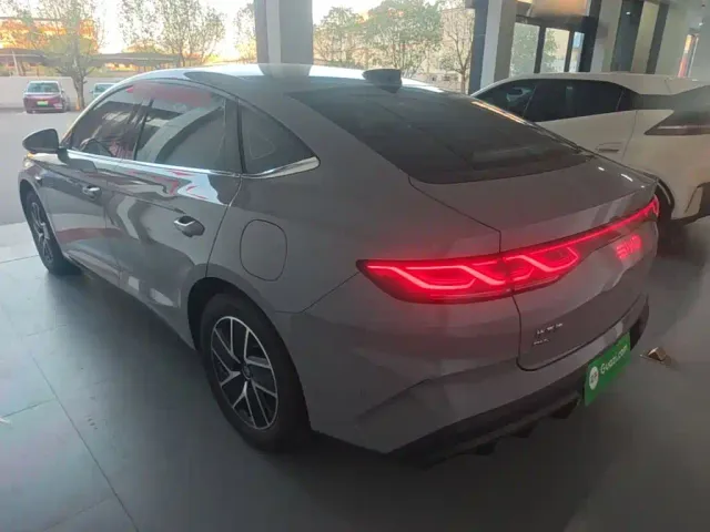 BYD Qin L — Фото автомобиля 22